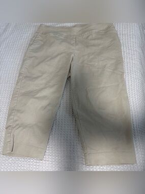 Croft And Barrow The polished Capri Women’s Stretch 16W Light Khaki/ Beige